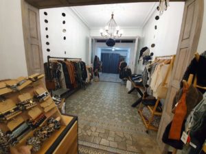 Commerces à vendre en Belgique - Annonces gratuites de qualité Magasin de vêtements à remettre à Andennes