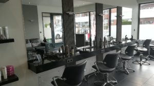 Commerces à vendre en Belgique - Annonces gratuites de qualité Salon de coiffure à remettre près de Verviers et/ou rez-de-chaussée à vendre
