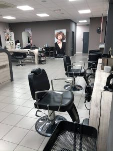 A Neufchateau très beau salon de coiffure à remettre